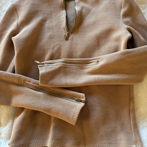 Lune x Barry’s Bootcamp Half Zip Camel w Gold Zipper - Picture 4 of 5